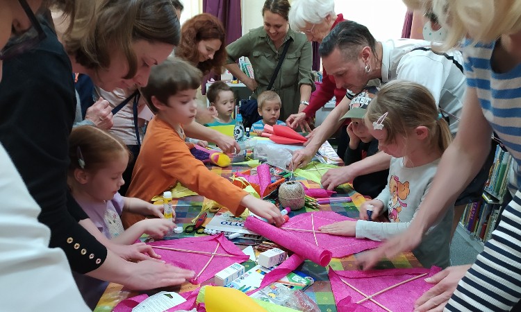 Gyermeknapi mese-buli  - Péntek esti mesék :: 2024.05.24.