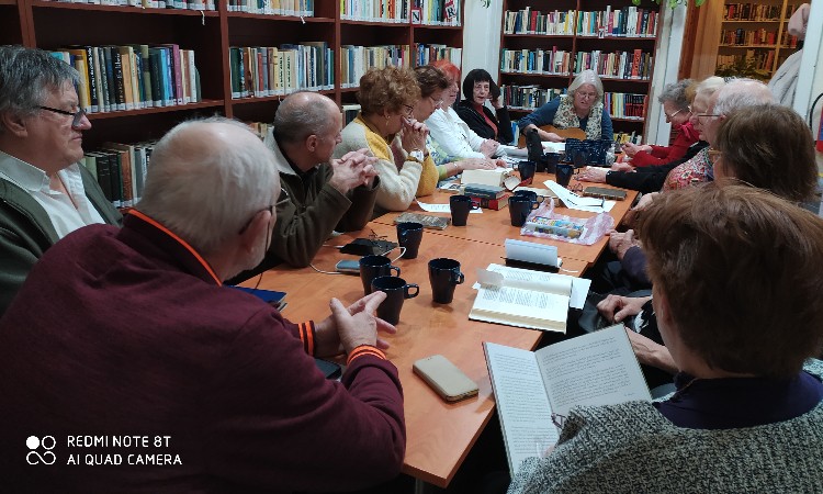 Versbarátok klubja - Újévköszöntő verselés /2020/