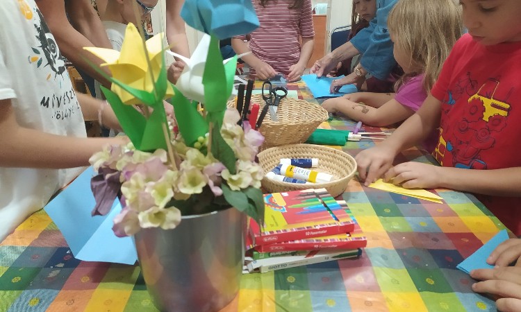 „Mesés” népmese nap - Péntek esti mesék :: 2023.09.22.