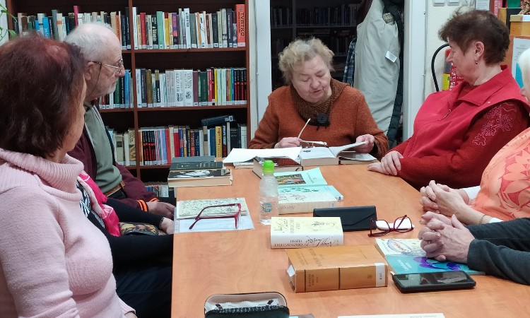 KÖZÖS VERSELÉS AZ ANYANYELV NEMZETKÖZI NAPJA ALKALMÁBÓL - Versbarátok klubja