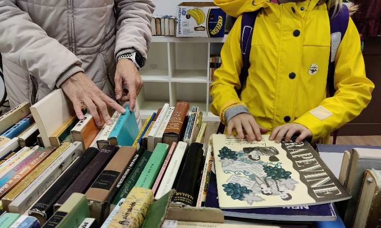 Őszi Könyves Ajándéknapok - Szerdai könyvválogatás képeken :: 2025.10.01.