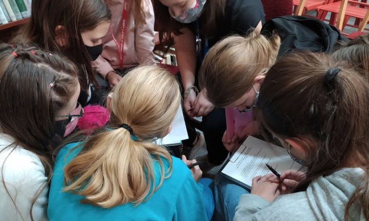 A magyar nyelv napja - Rendhagyó irodalmi óra kispesti óvodásoknak és iskolásoknak :: 2025.11.12.