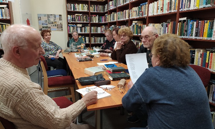 Illyés Gyula legszebb verseiből - Versbarátok klubja