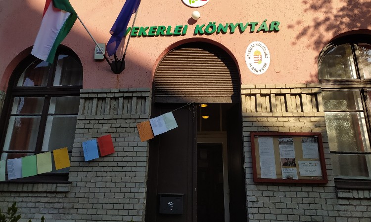 Versfal a magyar költészet napja alkalmából