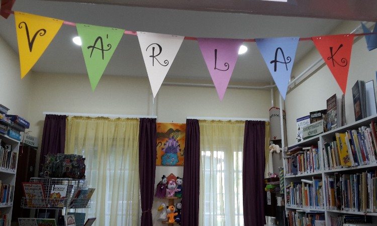 VAKÁCIÓ - szünidei könyvsoroló - Péntek esti mesék :: 2024.06.24-30.