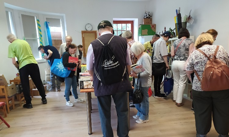 Nyári Könyves Ajándéknapok a Wekerlei Könyvtárban - Hétfői válogatás :: 2024.06.10.