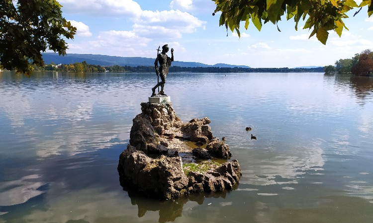 Wekerlei világjárók - Tata, a vizek városa fotókon