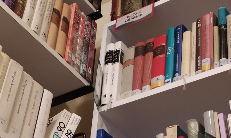 Versbarátok klubja - Márciusi versözön