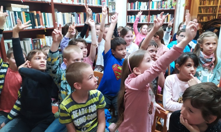 Rendhagyó „verses" óra „A magyar költészet napja” alkalmából - 2024.04.12.