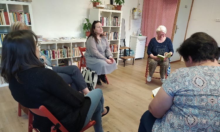 Könyvklub Annával :: 2025.04.28.