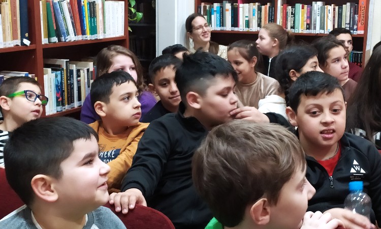 AZ ANYANYELV NEMZETKÖZI NAPJA - Wesley János Általános Iskola alsós diákjai :: 2023. 02. 21.