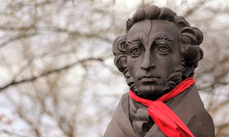 Olvass online! - 221 évvel ezelőtt született Puskin