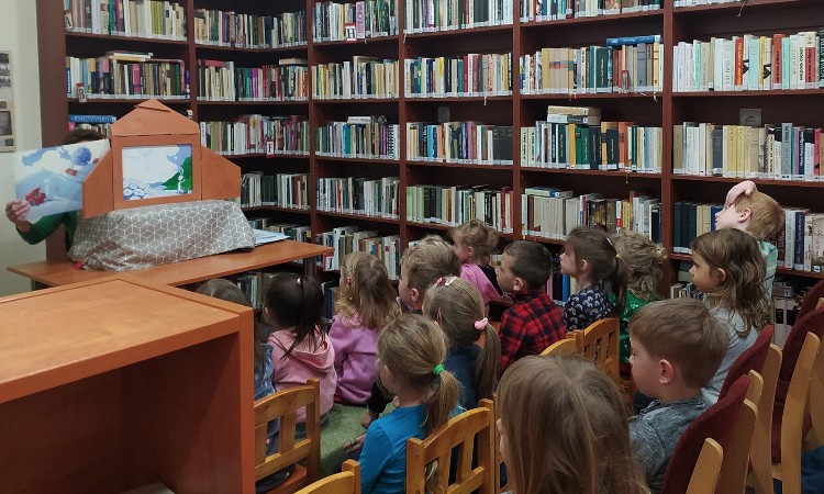 Verses-mesés óra a Föld napja jegyében