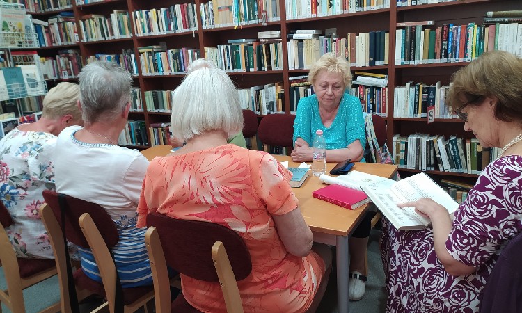 Nyár a költészetben - Versbarátok klubja :: 2025.07.04.