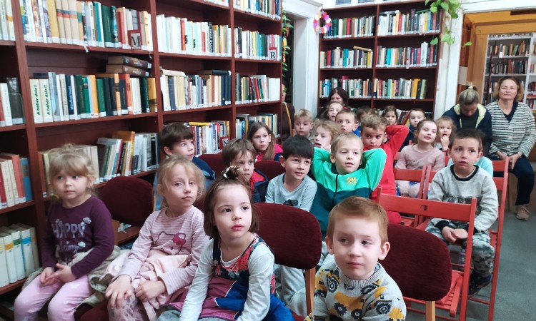 Verses-mesés óra a Föld napja jegyében :: 2023.04.19.