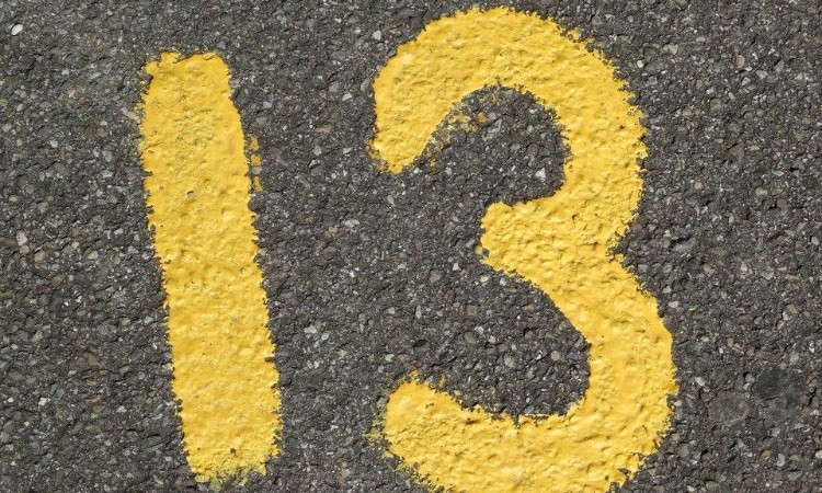 „Péntek volt és tizenhárom…” - Versbarátok klubja :: 2023. 10. 13.