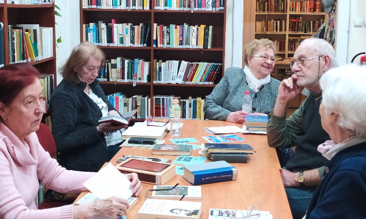 A magyar költészet napja Versbarátokkal - Versbarátok klubja :: 2023.04.14.