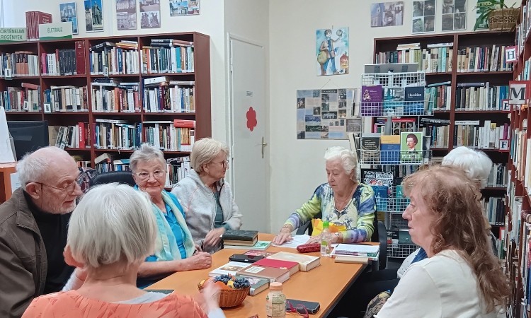 Versbarátok klubja - Őszi versek - Őszi költők :: 2024.10.11.