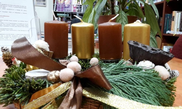 Adventi verselés - Versbarátok klubja :: 2023. 12. 01.