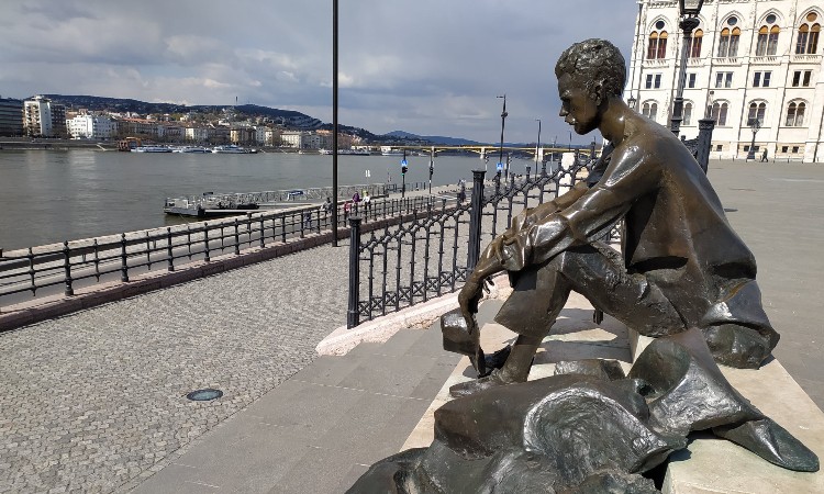 A magyar költészet napja - Virtuális Versfal :: 2026.04.07-13.