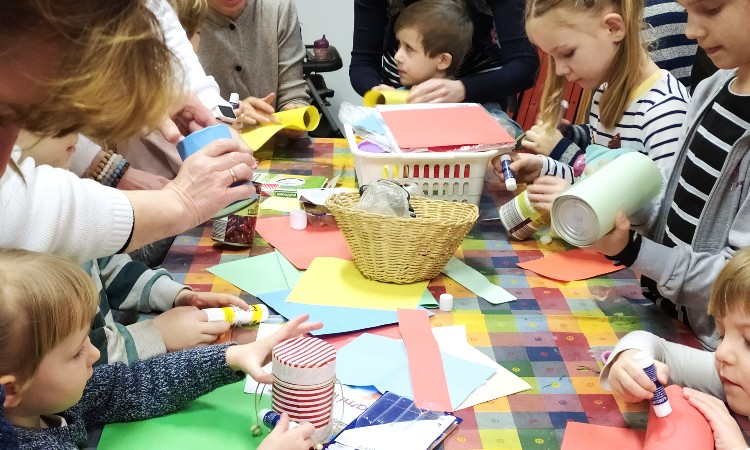 „Mesés” diavetítés kicsiknek és nagyobbaknak - Péntek esti mesék :: 2024. 01. 26.