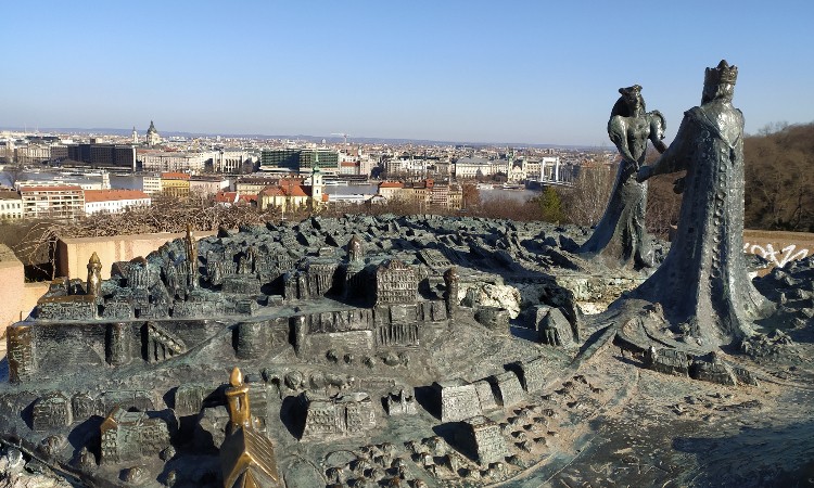 Fotós séta a téli Budapesten - Wekerlei világjárók :: 2025.01.13-31.