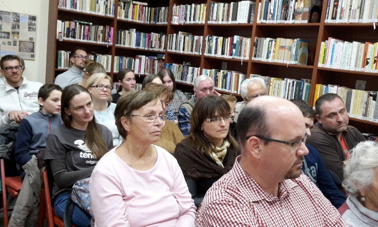 Veréczi Frick Zsuzsa: A repülést szolgálták, a repülést szolgálják - beszélgetőkönyv