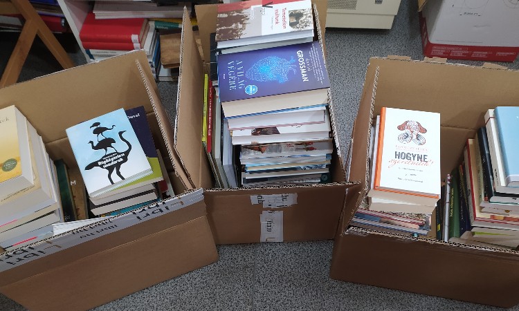 Új könyvek illata lengi be a Wekerlei Könyvtárat!