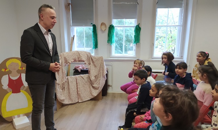 A magyar nyelv napja - Rendhagyó irodalmi óra :: 2023. 11. 14.