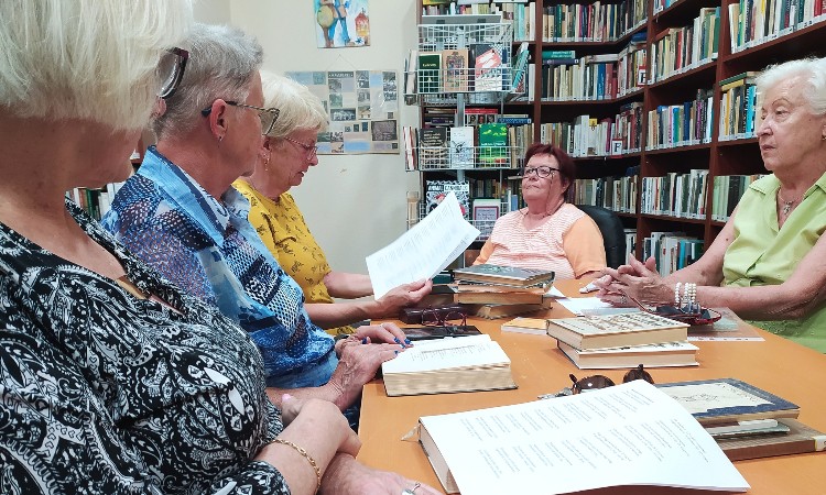 Nyári költők, nyári versek - Versbarátok klubja :: 2025.06.06.