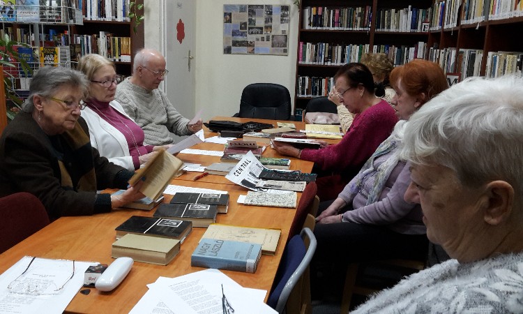 Versbarátok klubja - Anyanyelv nemzetközi napja