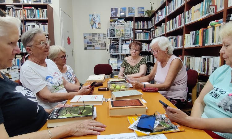 Ősz versszakokban - Versbarátok klubja :: 2025.09.05.