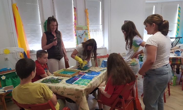 Második nap képeken a „Mese, mese, mátka…” című olvasásnépszerűsítő táborban :: 2024.06.25.