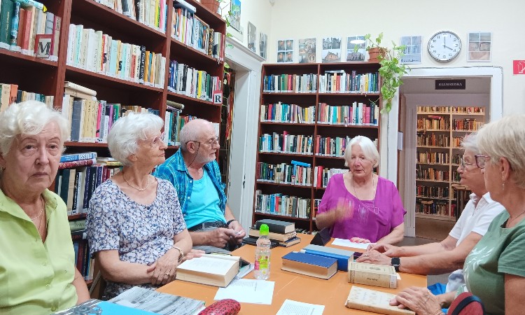 Szerelmek versszakokban - Versbarátok klubja:: 2024.09.06.