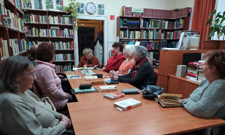 Májusi versözön - Versbarátok klubja