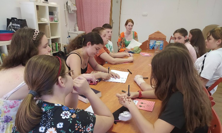 Első nap képeken a „Mese, mese, mátka…” című olvasásnépszerűsítő táborban :: 2024.06.24.