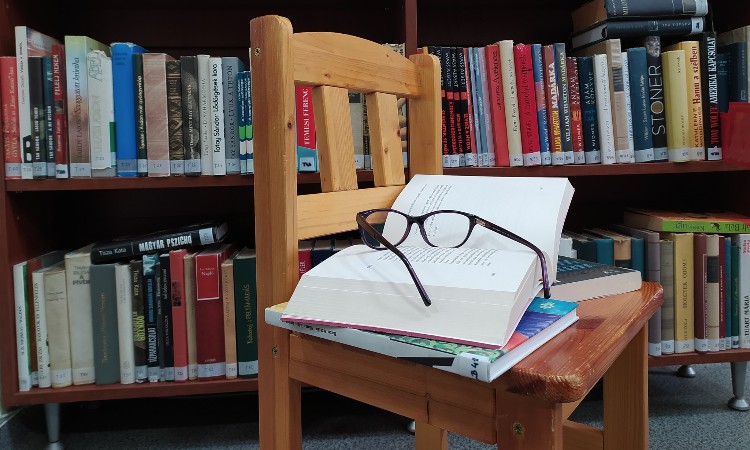 Márciusi versözön - Versbarátok klubja :: 2024. 03. 01.