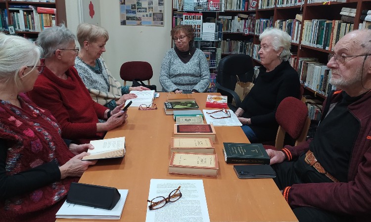 A magyar nyelv napja - Versbarátok klubja :: 2025.11.07.