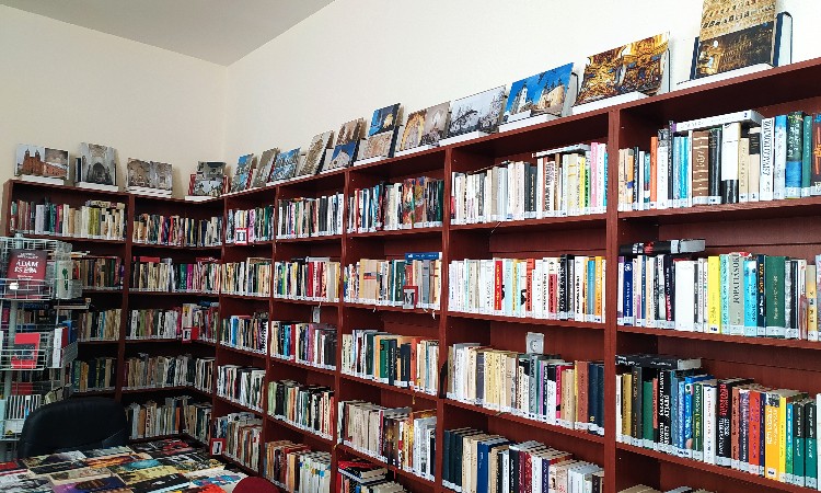 Hazai templomok fotós szemmel - Fűzy-Molnár Zoltán fotókiállítása