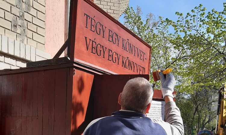 Megújul a könyvszekrény!