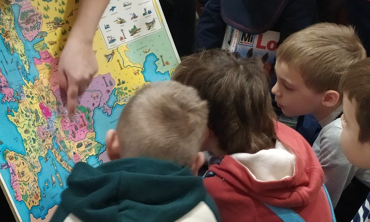 Rendhagyó könyvtári óra - Szőlőskert Református Óvoda nagycsoportos óvodásai :: 2024.12.11.