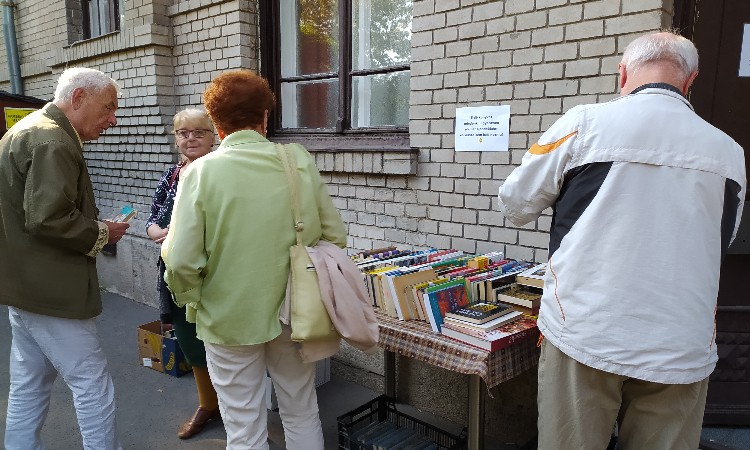 ŐSZI KÖNYVES AJÁNDÉKNAPOK - hétfő délután