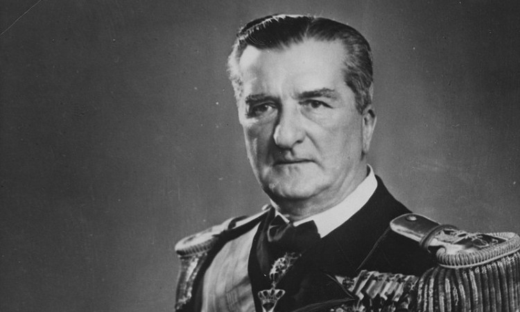 Olvass online! - Horthy Miklós 152 évvel ezelőtt született