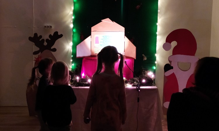 Karácsonyra hangoló mesék és ünnepi kézműveskedés - Péntek esti mesék :: 2023.12.08.