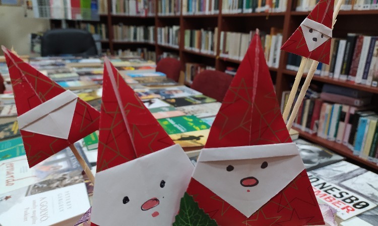 A náthás Télapó - Mikulásváró mesék - Péntek esti mesék :: 2023. 11. 24.