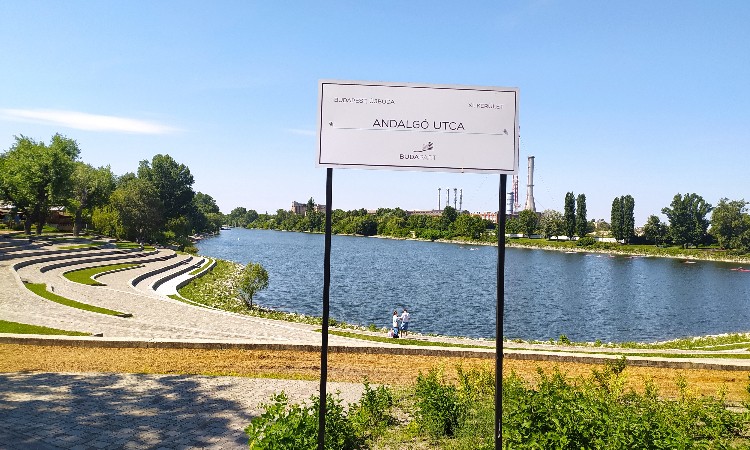 Versbarátok klubja - Üdítő nyári versek