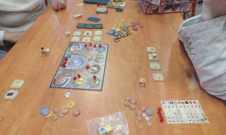 Társasjáték klub felnőtteknek a Wekerlei Könyvtárban :: 2025.05.05.