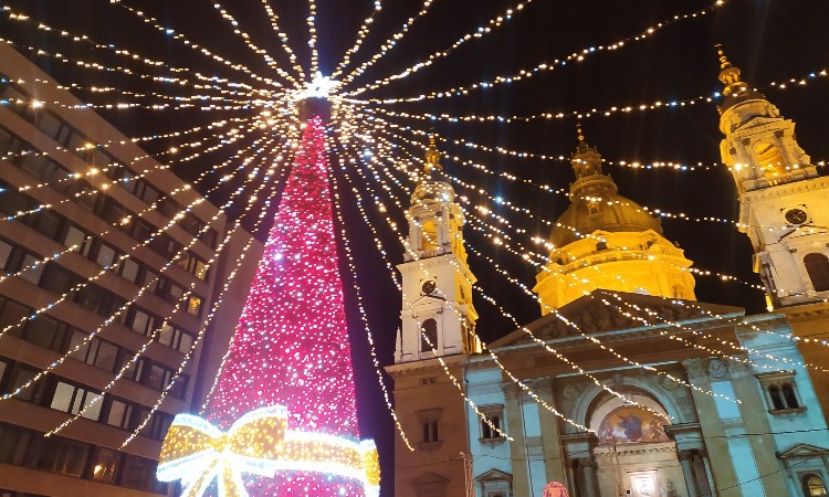 Budapesti karácsonyi fotók - Wekerlei világjárók :: 2025.12.19-31.